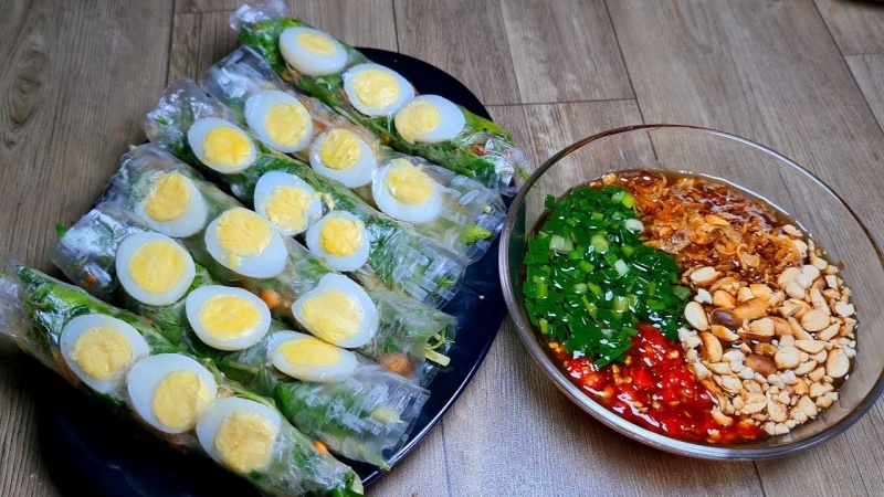 Bánh tráng cuốn sốt me