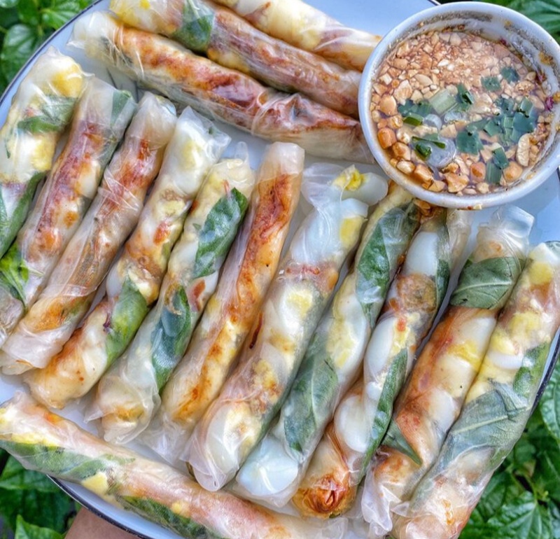 Bánh tráng cuộn tép hành