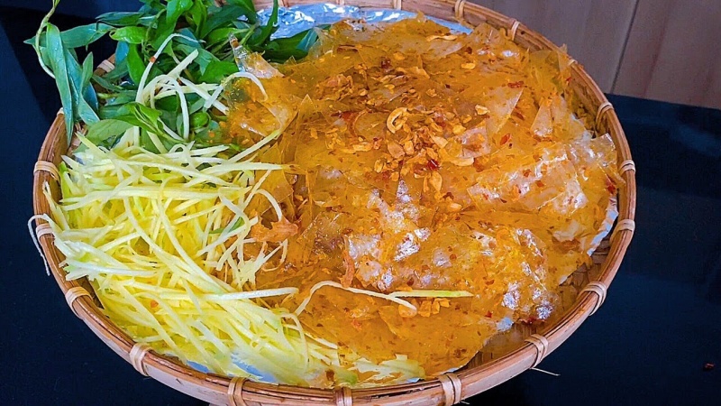 Bánh tráng trộn sate xoài